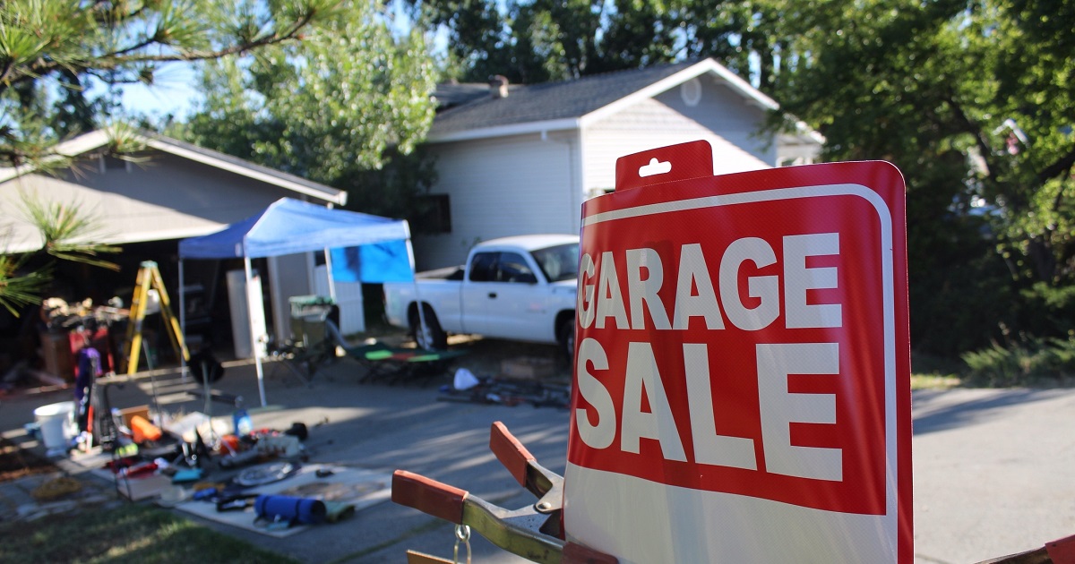 10 Tips for an Awesome (& Profitable) Garage Sale - The Homes I