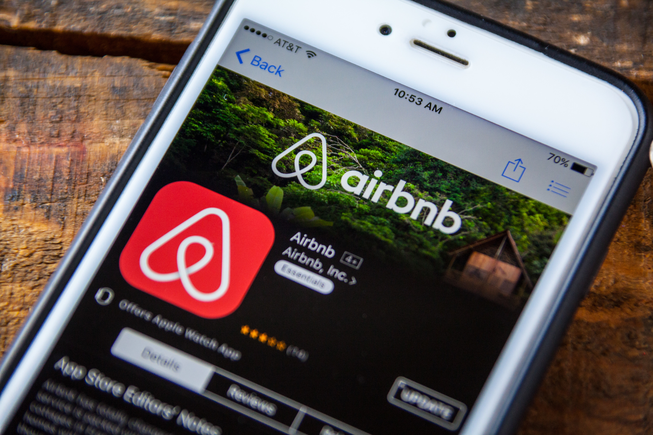 How Does Airbnb Work for Hosts? 5 Things to Consider Before You Sign Up