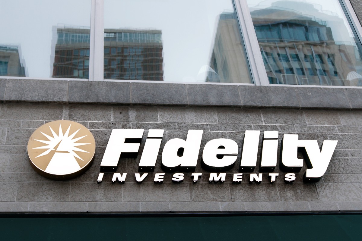 Fidelity Investments Review: Pros & Cons